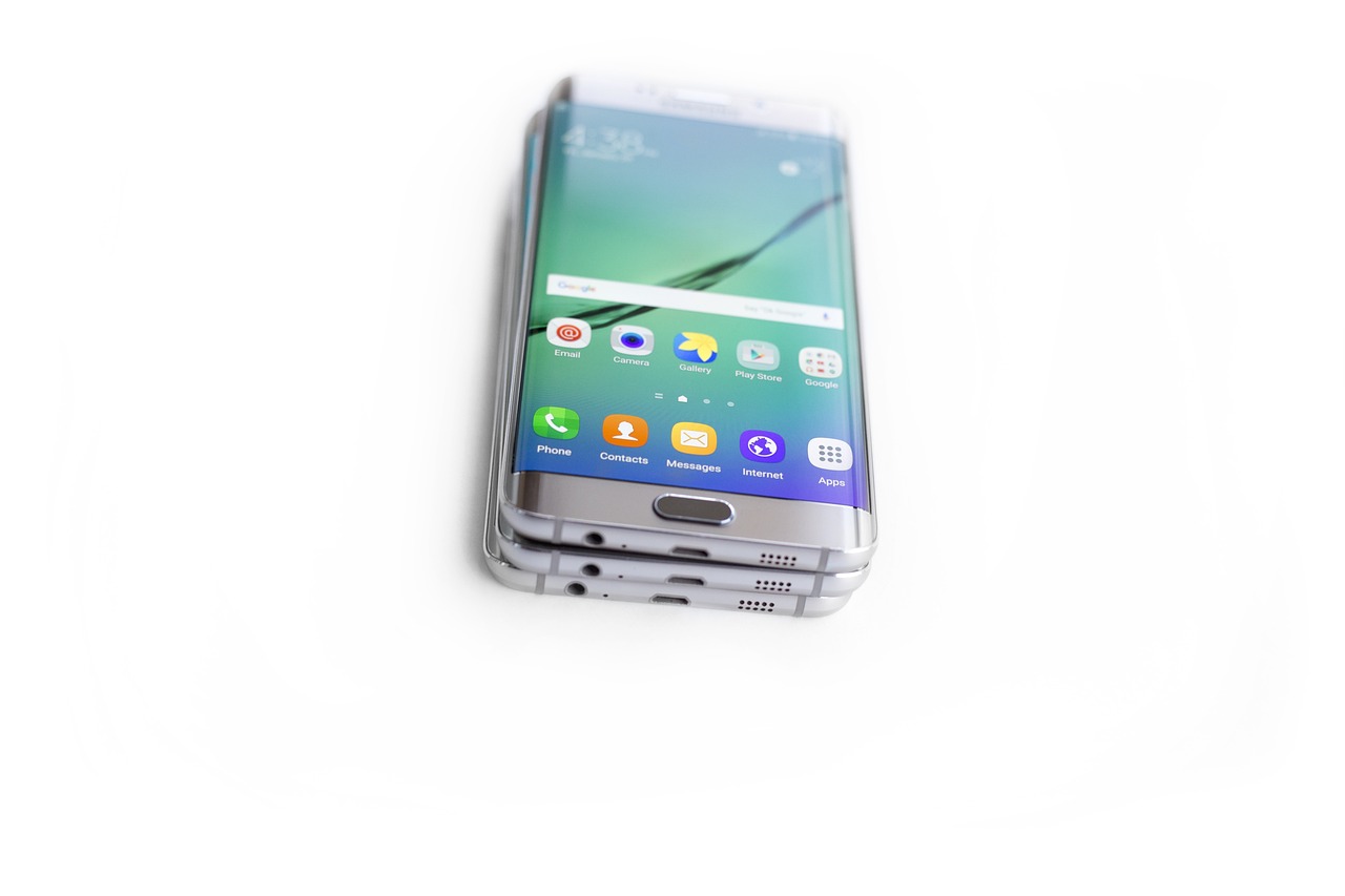 三星Galaxy S7 Edge 7100白色款閃耀登場，最新報(bào)價一覽