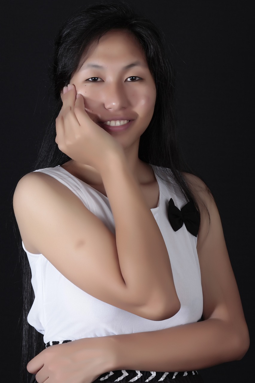 古麗娜扎短發(fā)造型最新圖片，展現(xiàn)時尚魅力風采