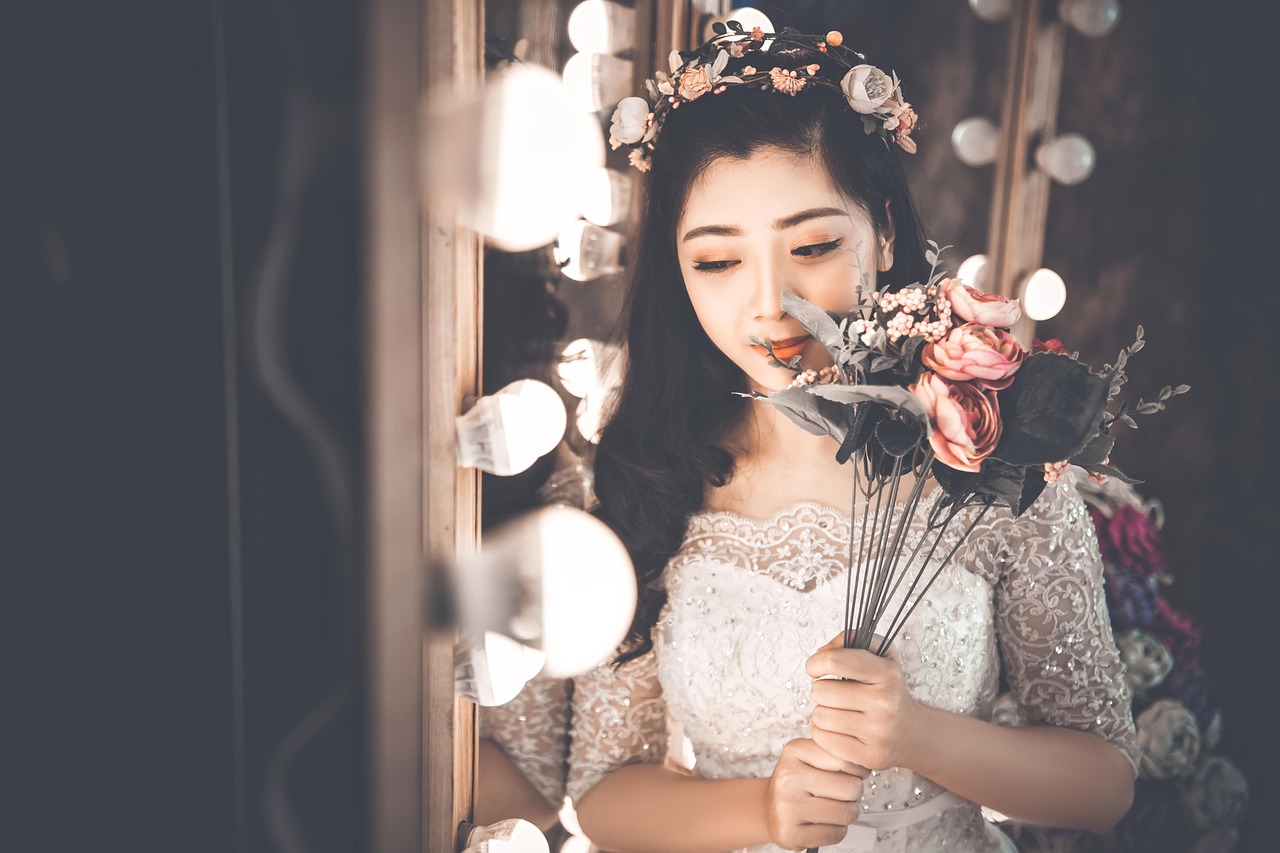 迪奧最新眼影引領(lǐng)時(shí)尚風(fēng)潮，魅力眼神盡在掌握